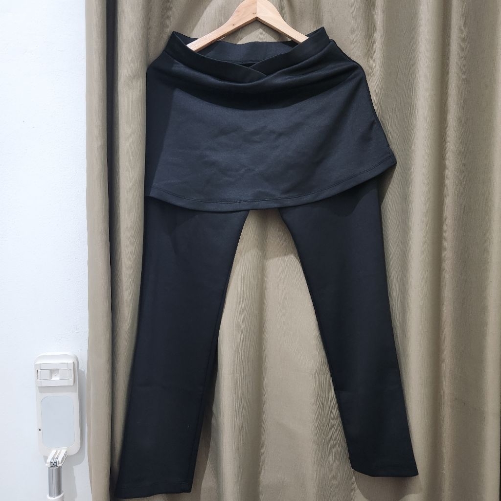 celana olahraga rok preloved