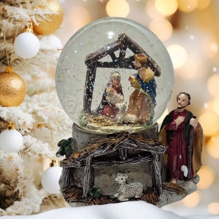 Snowglobe Christmas Kotak Musik Bola Kristal Natal Waterball