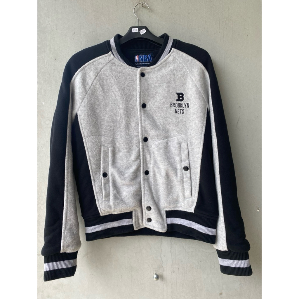 JAKET VARSITY TEBAL