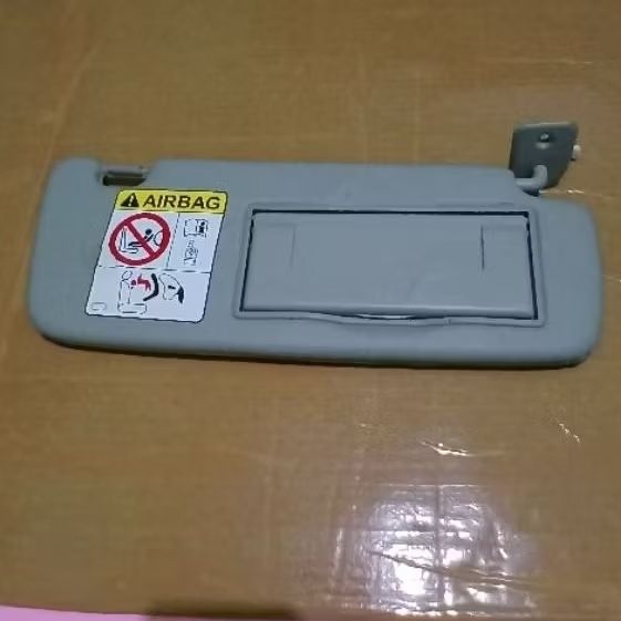 SUN VISOR PELINDUNG PANAS MOBIL TOYOTA AVANZA 2022 KEATAS DAH PAKAI LAMPU YANG KANAN Original