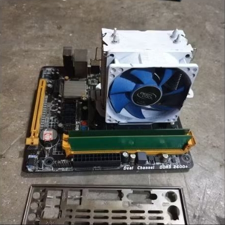 Paket Motherboard AMD FM2+ Processor AMD A6 6400K