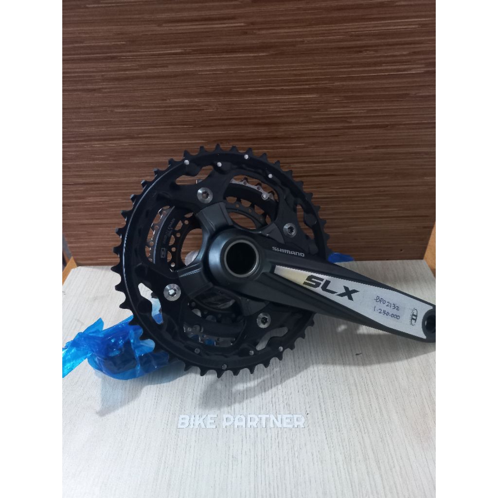 Crankset Shimano SLX M660 3speed plus BB