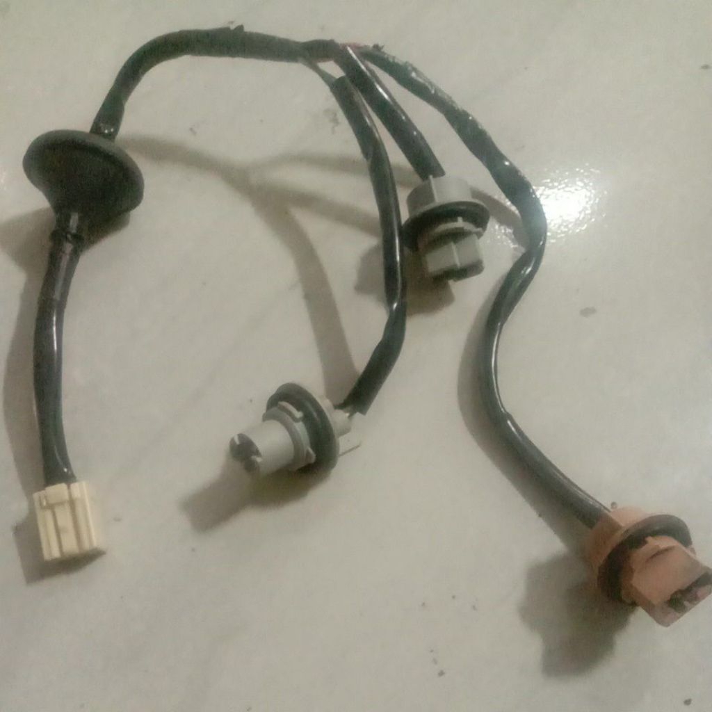 SOKET LAMPU BELAKANG/STOPLAMP ORIGINAL RUSH TERIOS 2006-2014