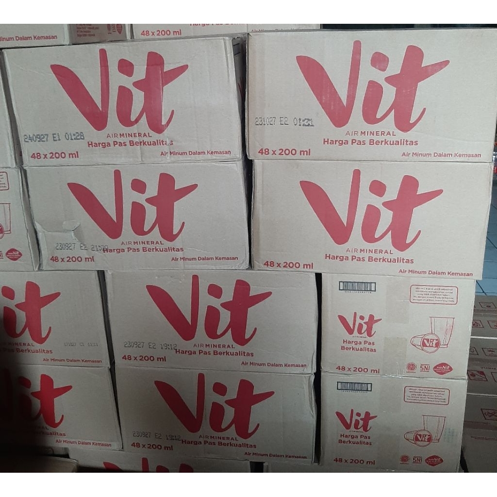 Air Mineral Vit Gelas 200 ML