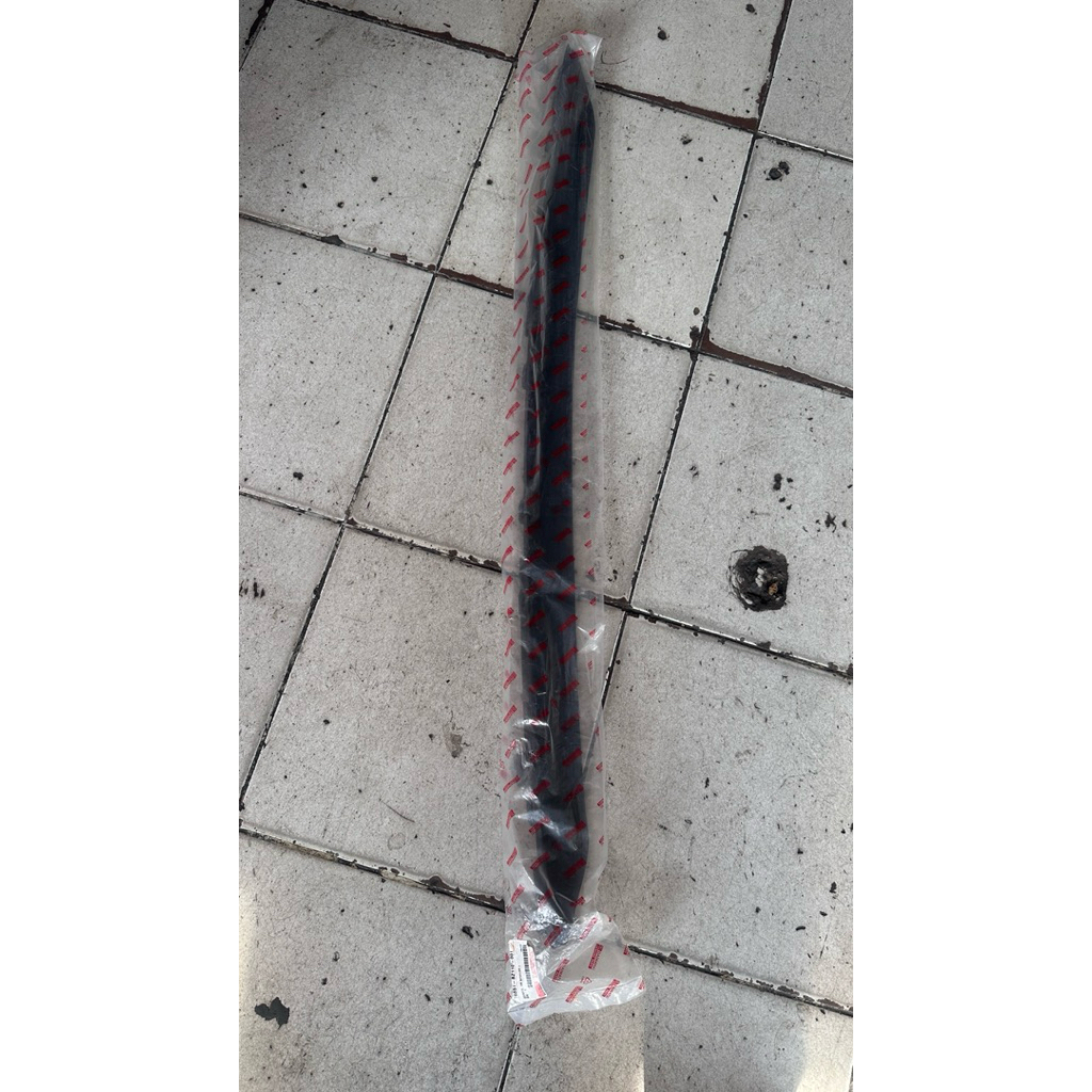 karet lidah bemper rocky raize ori
