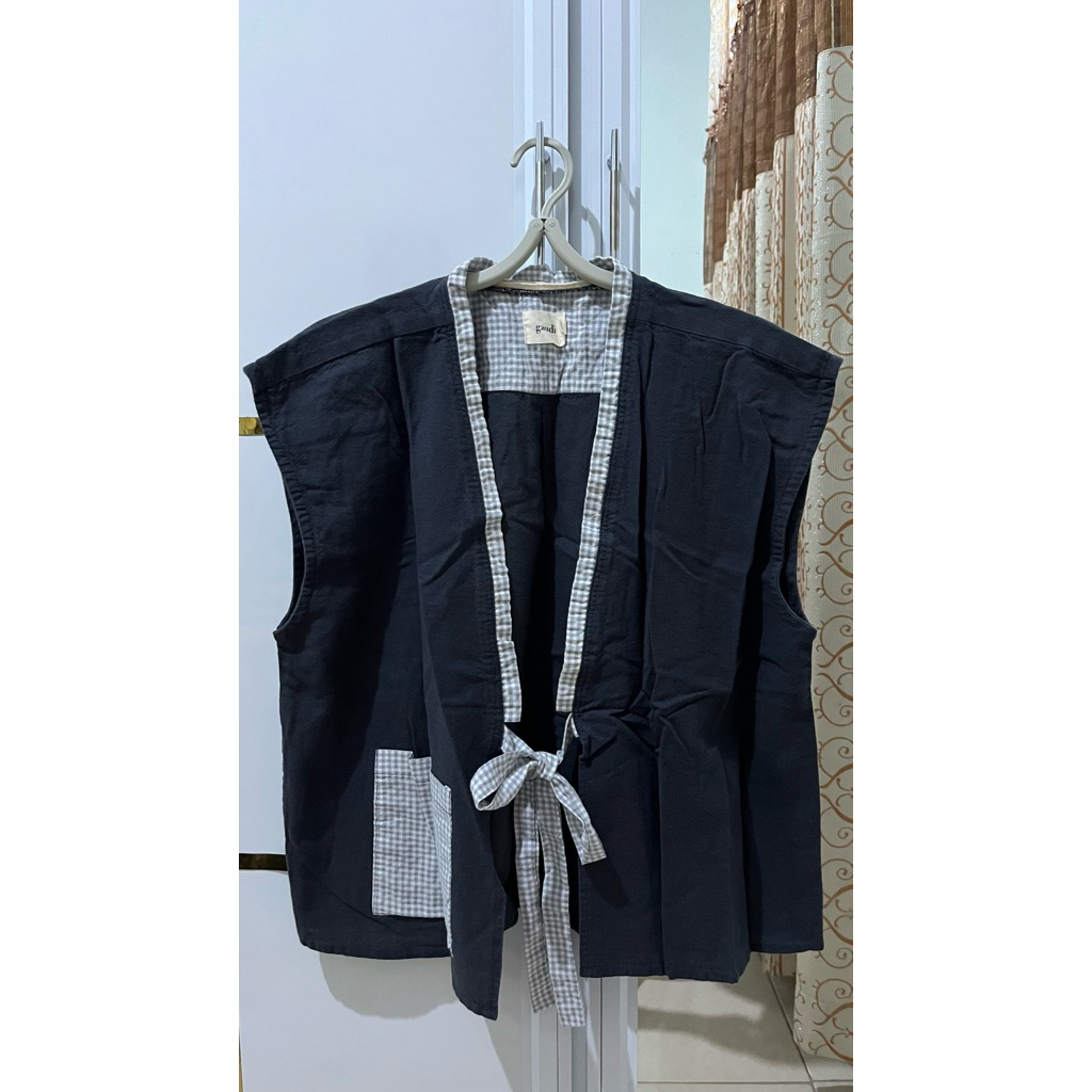 (Preloved) Vest Gaudi (baca deskripsi)
