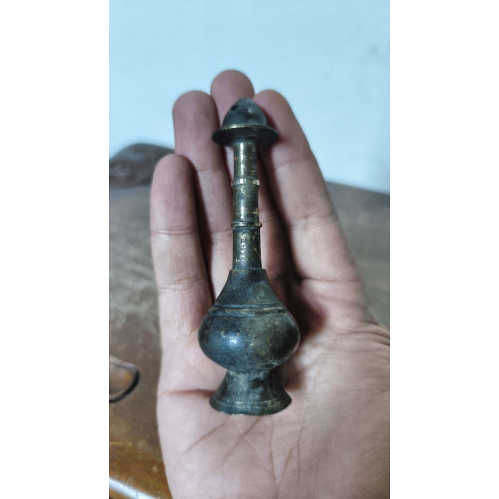 Botol Cucur Mawar Kuningan Pajangan Jadul