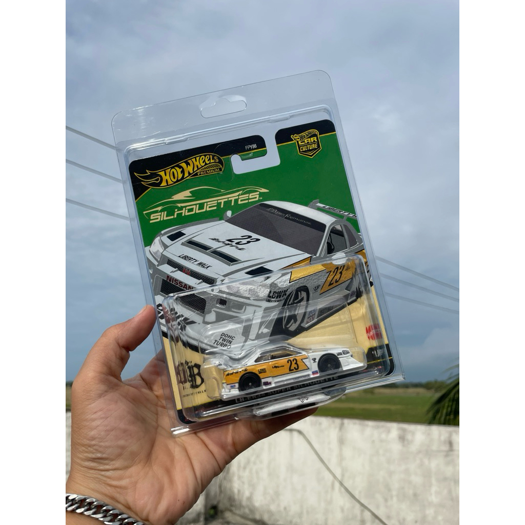 HOT WHEELS PREMIUM LBWK NISSAN SKYLINE