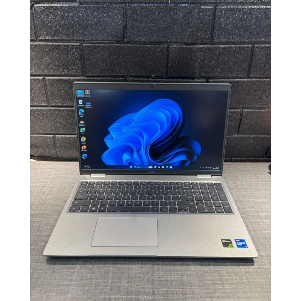 Laptop Dell Latitude 5521 Core i7 11850H (11th Gen) (16 Cpus) Ram 32GB Ssd 1TB Vga Nvidia GeForce MX