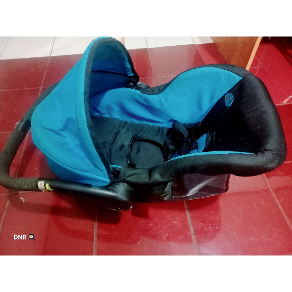 Car Seat/Baby Carrier Labeille Preloved