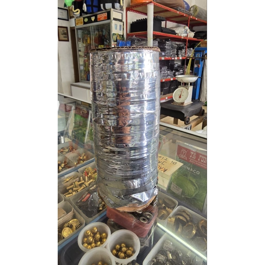 Tali perak pengusir burung