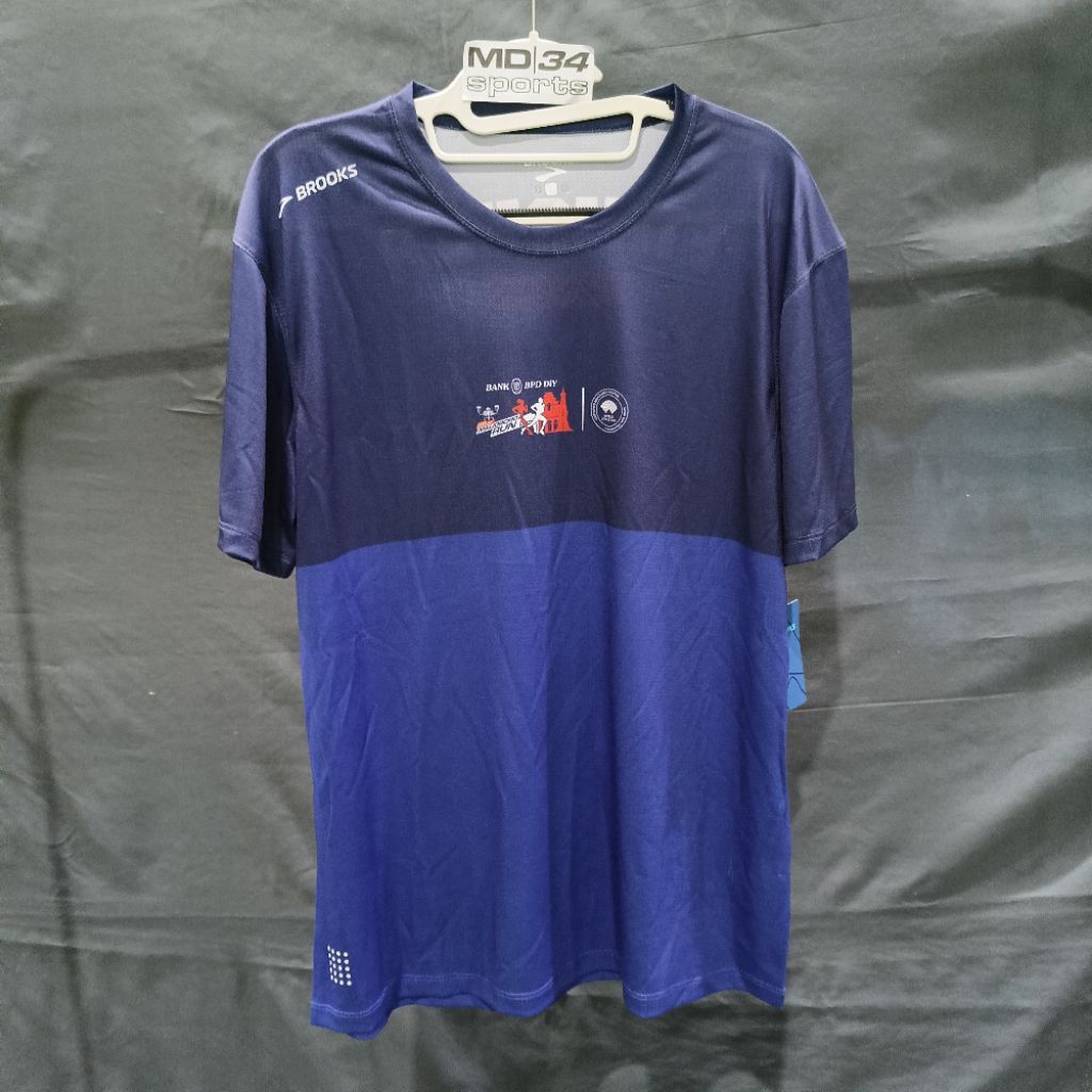 Brooks Malioboro Run Finisher Tee - Kaos Lari
