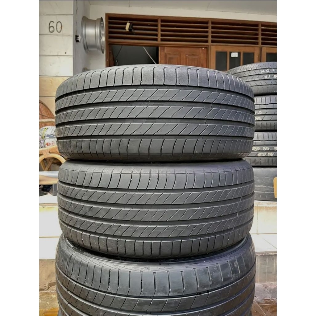 Ban mobil R18 Ukuran 235/50/18 second copotan