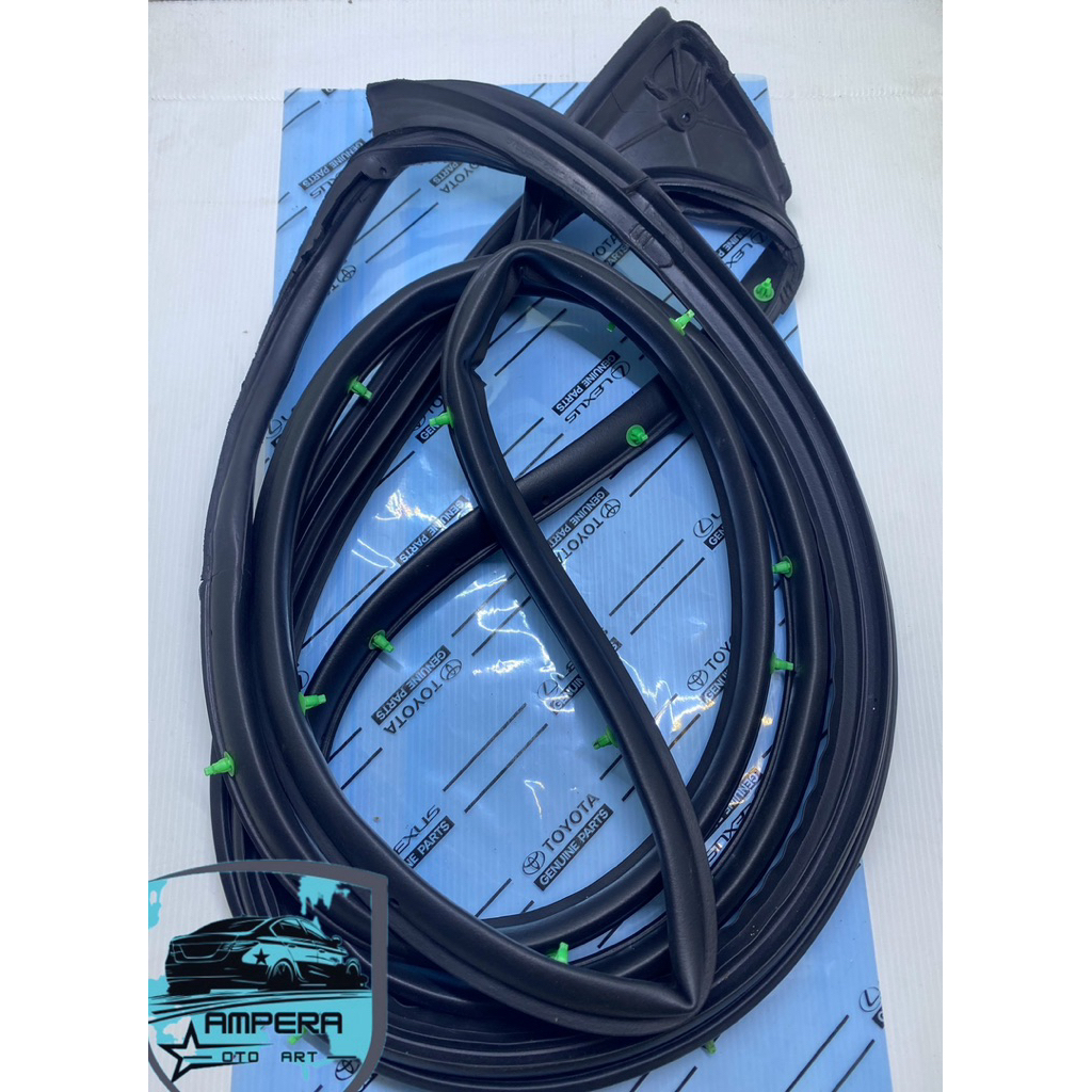 Karet pintu daun pintu/Weather stripping  Mobil  All New Rush/Terios 2018-2022 Depan kiri 67872-BZ21