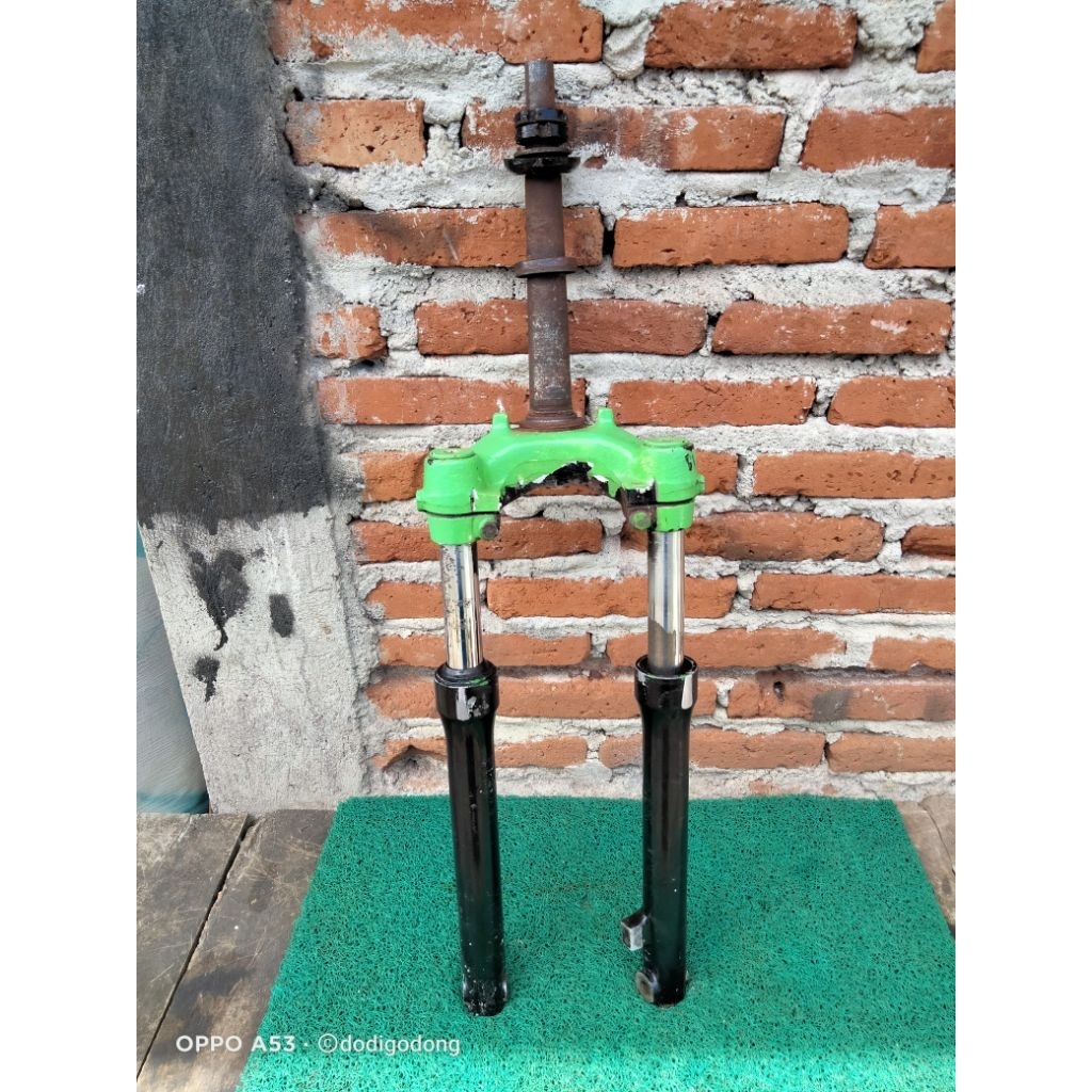 Skok Shock Depan Suzuki Tornado GX Tromol Original