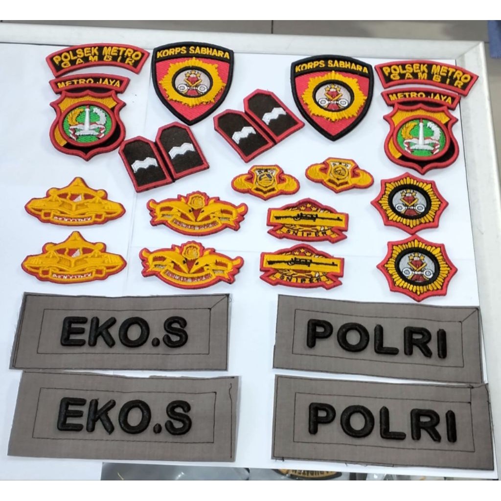 1 set atribut polri bordiran timbul