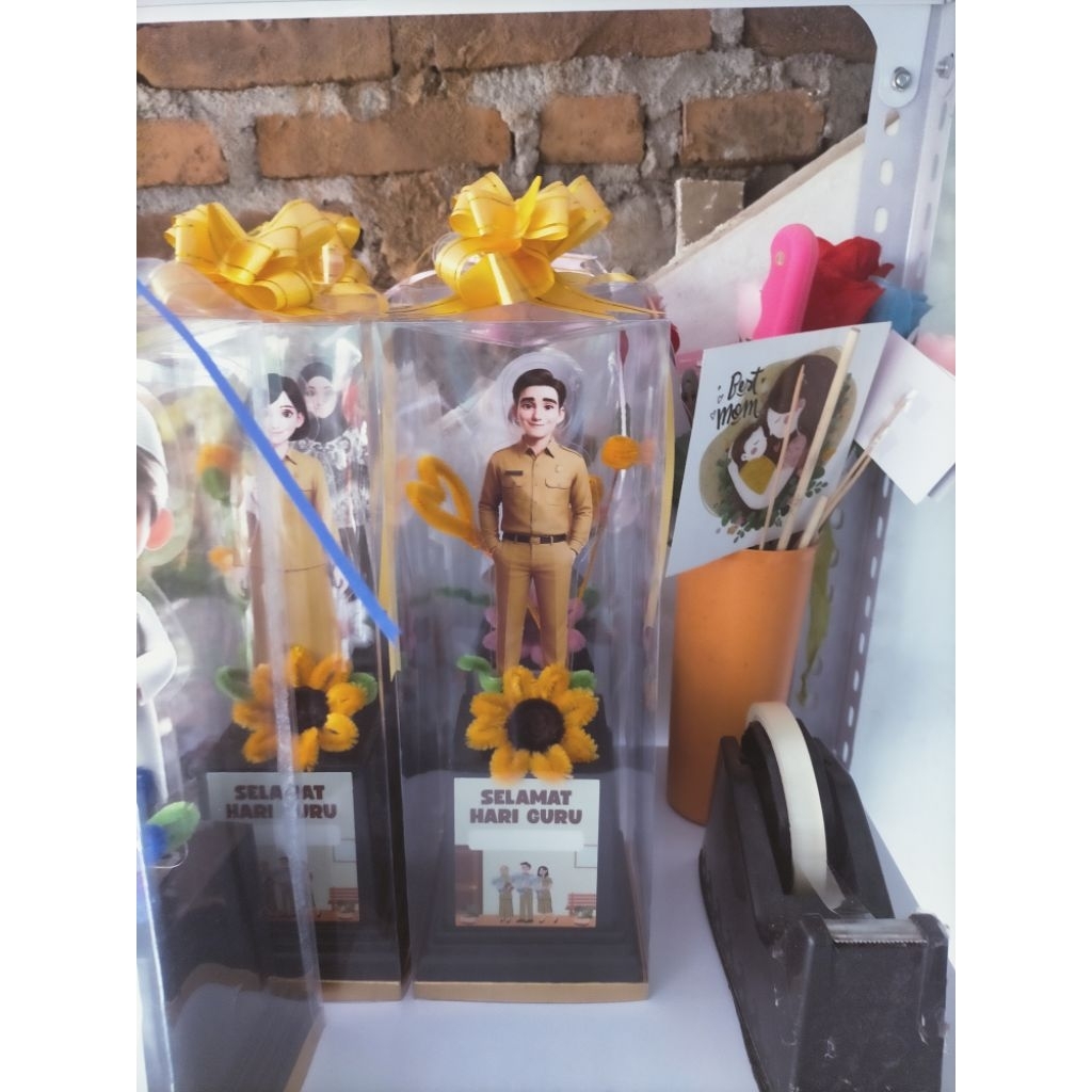 Piala Hari Guru / Hari Ibu Akrilik / Kado Hari Guru / Hari Ibu  Cewek / Cowok / Hadiah Hari Ibu - Gu