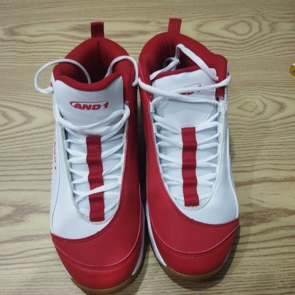 sepatu basket AND1