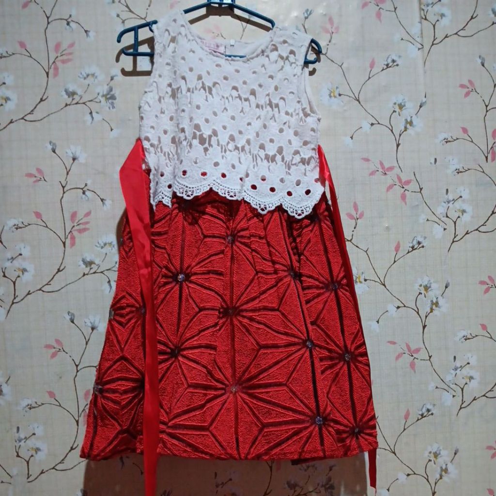 Preloved Dress Putih Merah Anak