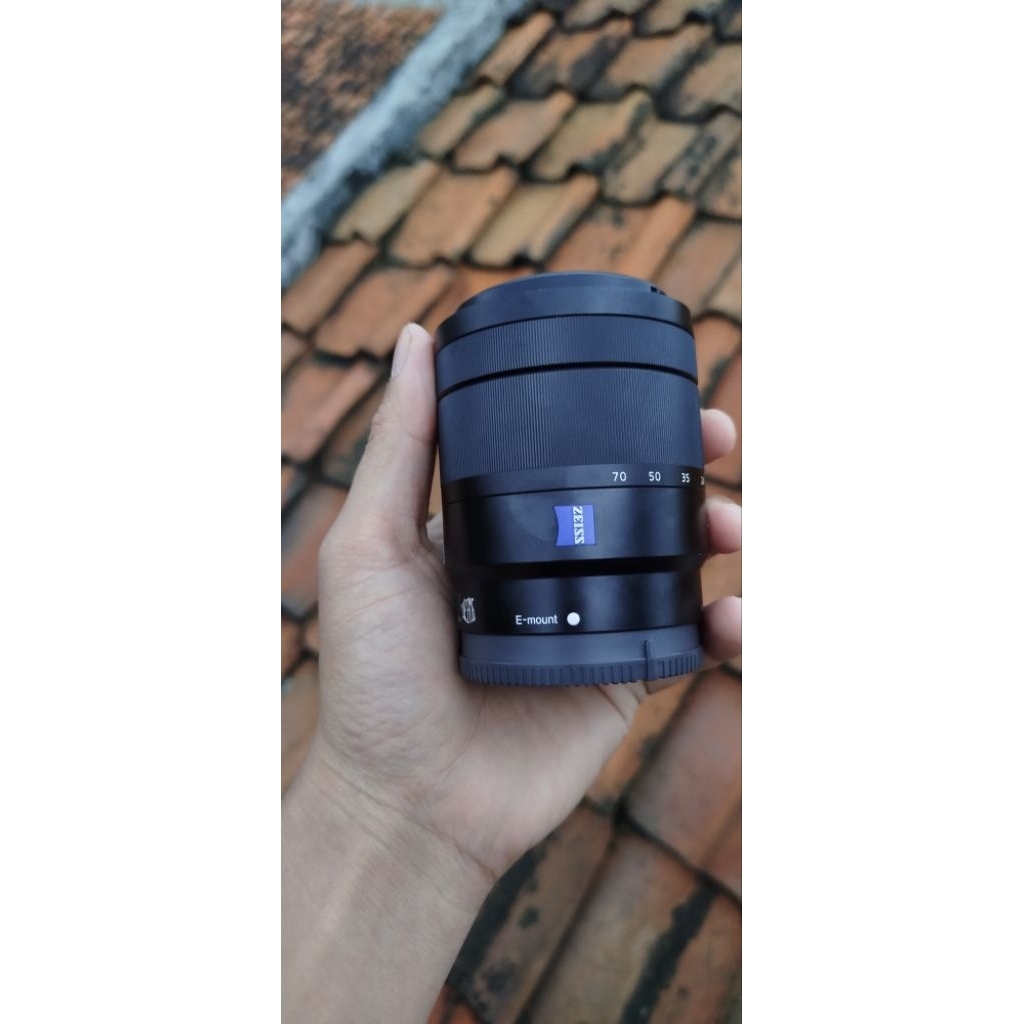 Lensa Sony zeiss 16-70mm f4