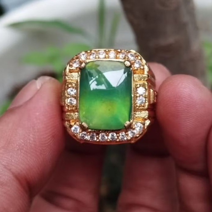 cincin batu bacan doko gulau kristal