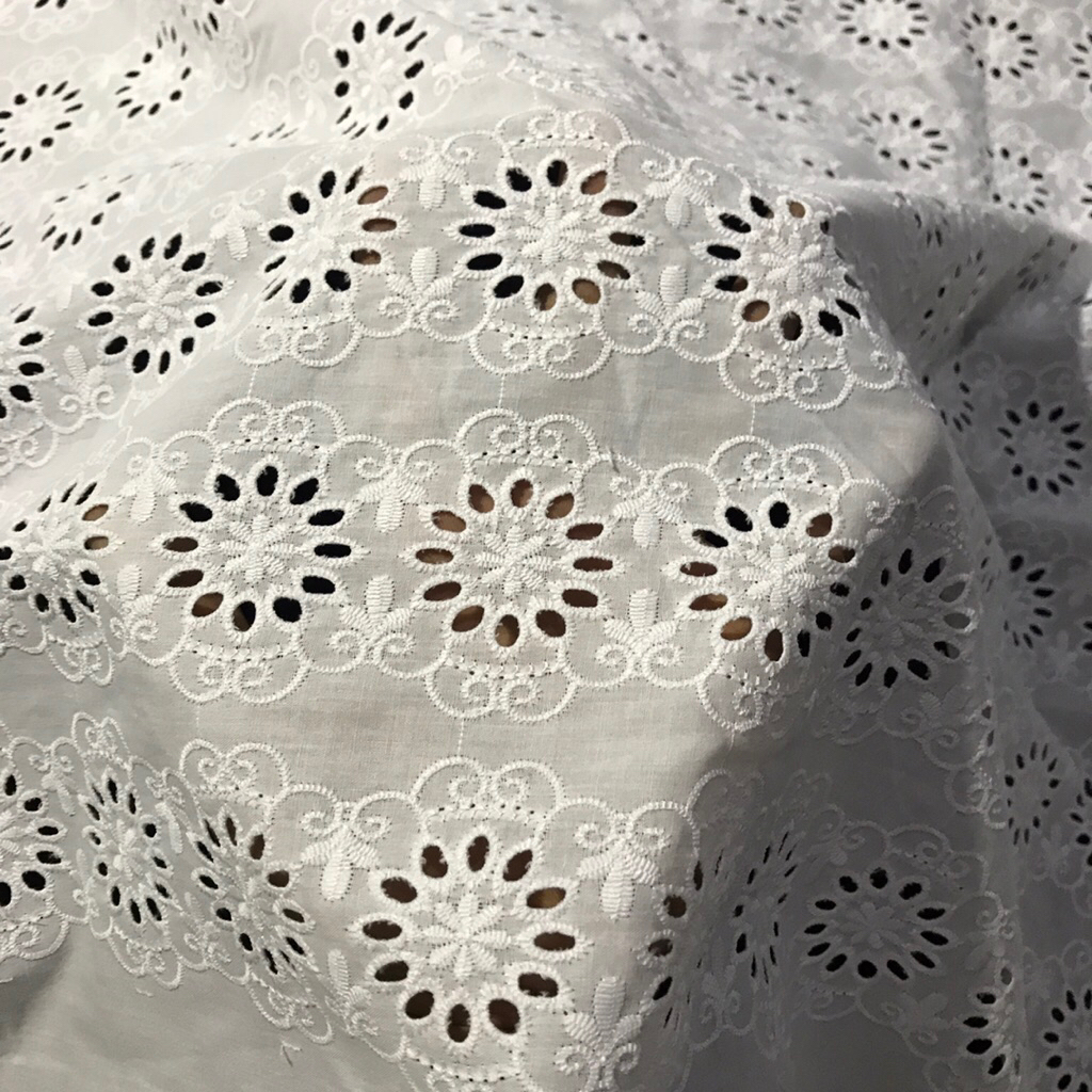 kain katun bordir | katbol premium | katun bordir warna putih (harga per 1/2m)