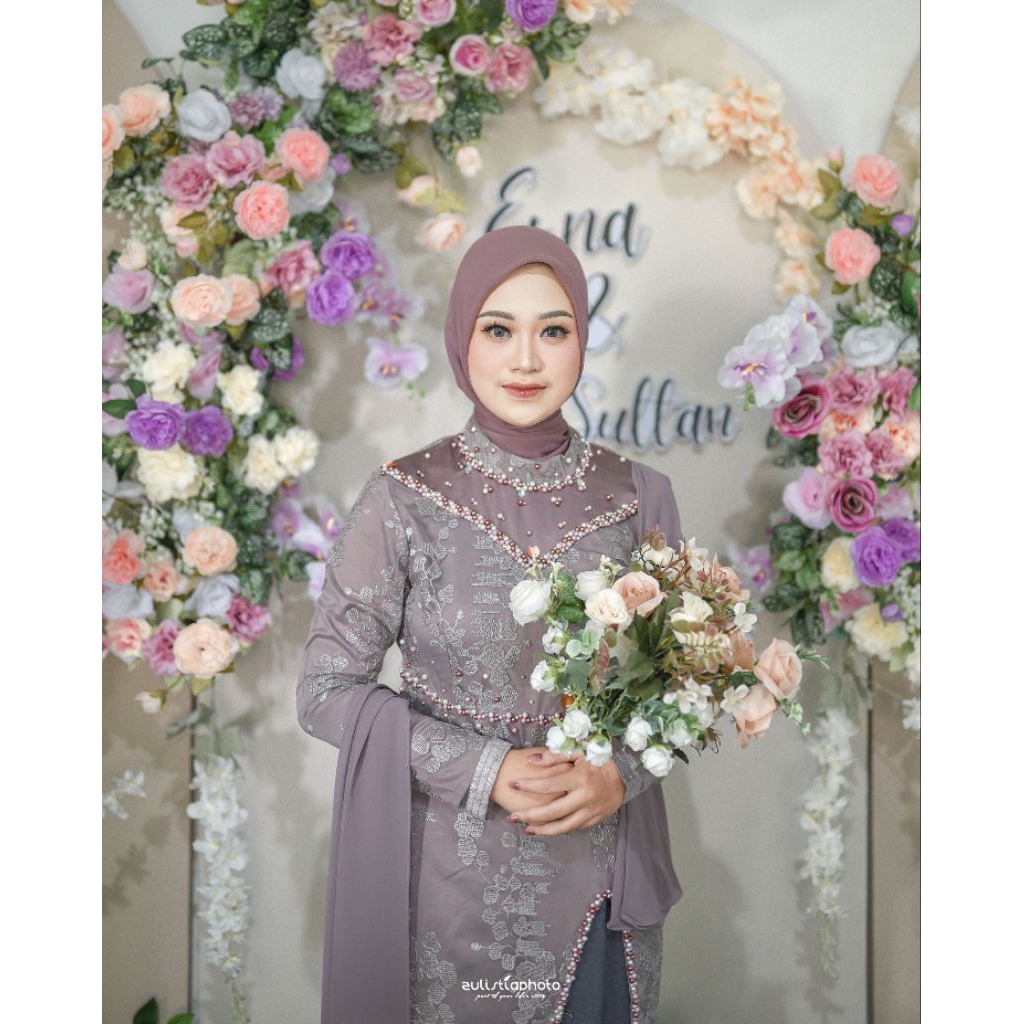 preloved baju kebaya by akita id satu set