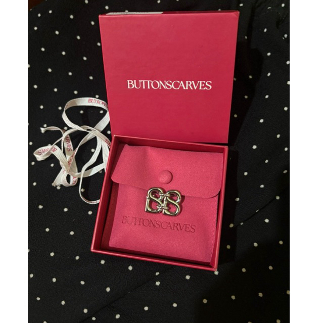 Preloved Brooch buttonscarves petite