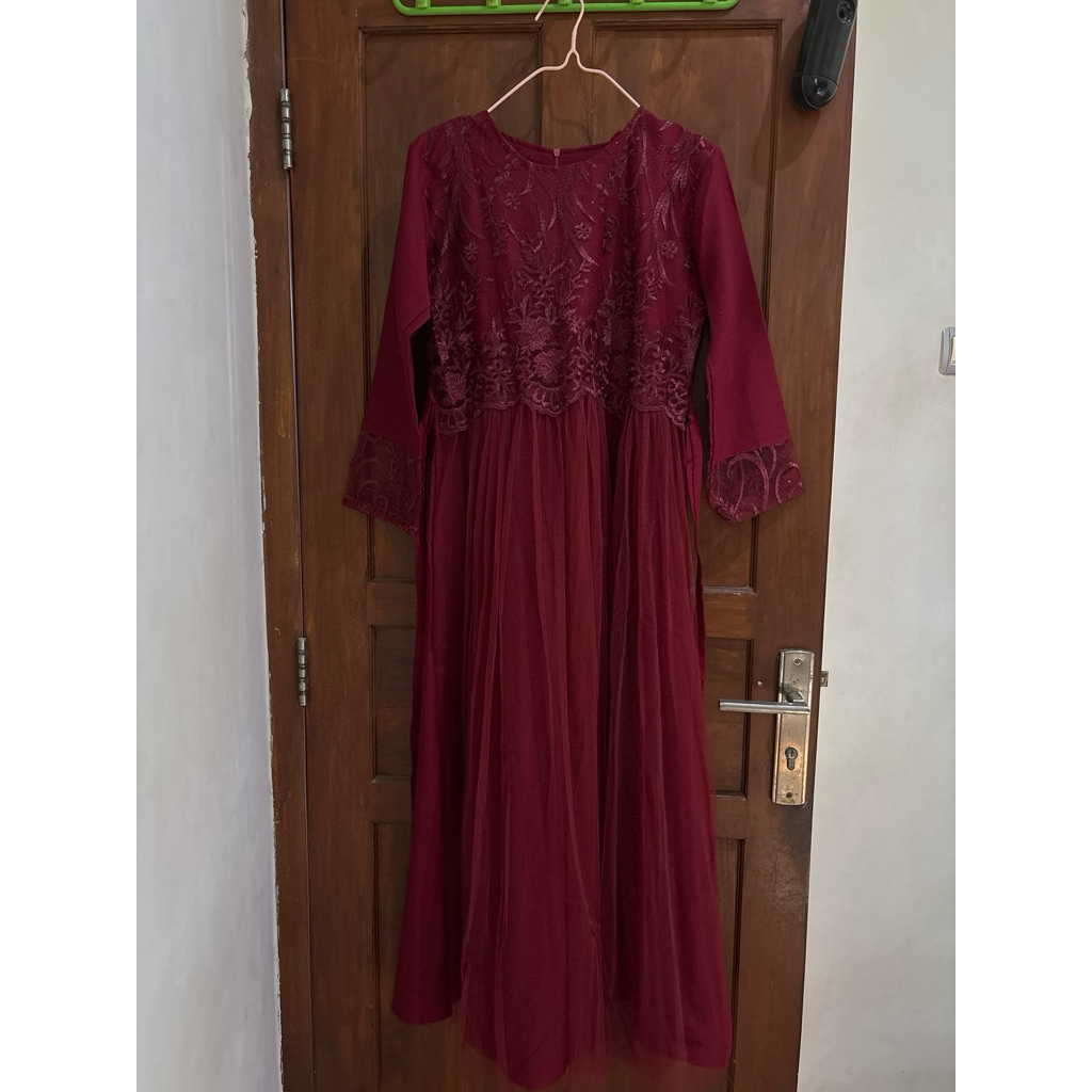 PRELOVED GAMIS SEMI BRUKAT MERAH MAROON MARUN