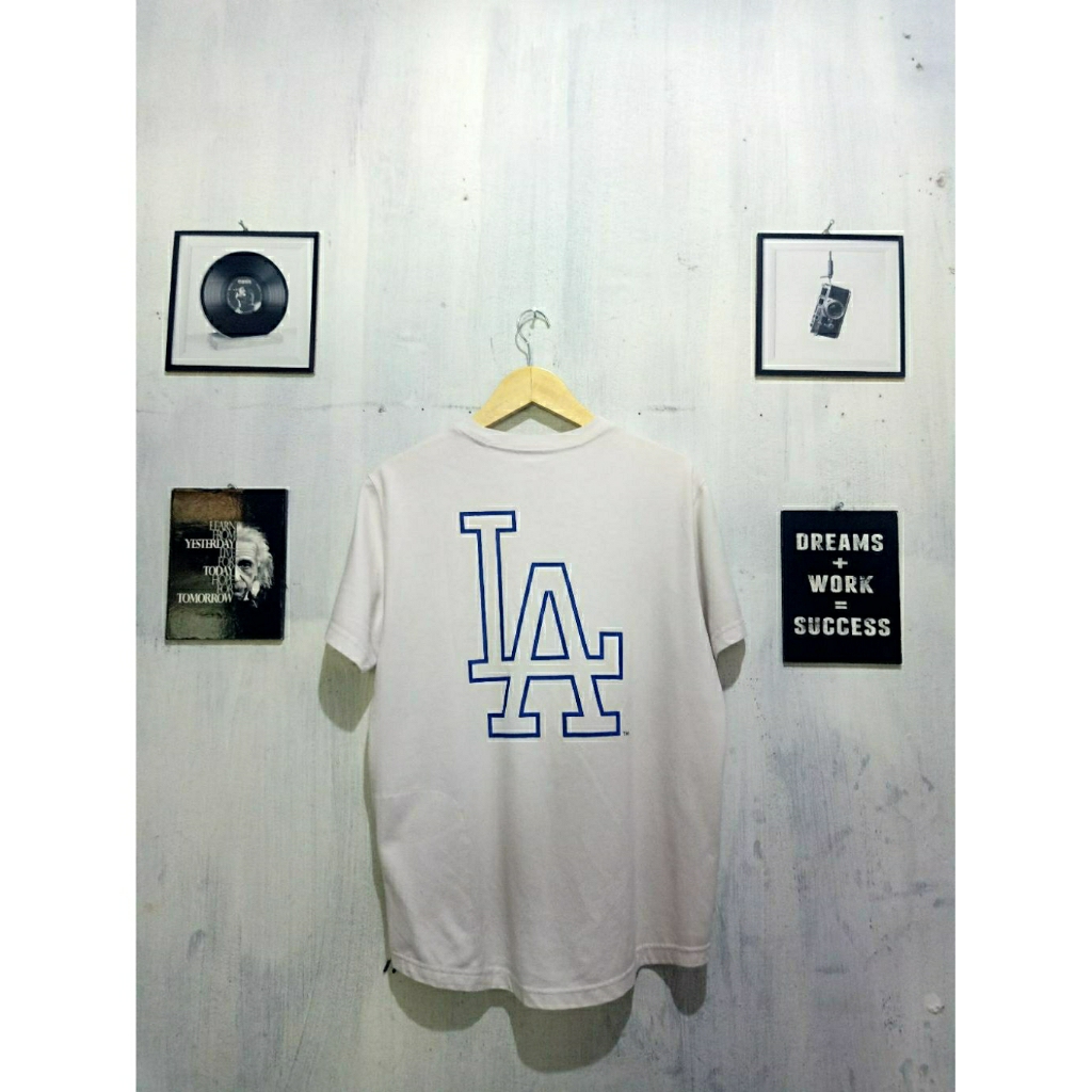 Kaos New Era x LA Dodgers Side Pocket Big Logo Original