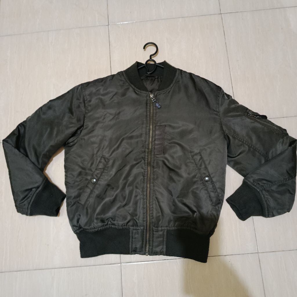 Jacket Bomber Casual GU Global Uniqlo Hijau Original