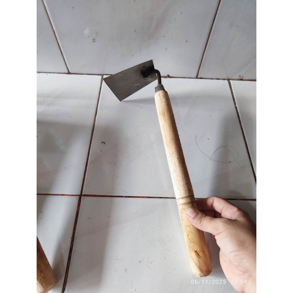 Cangkul kebun kecil