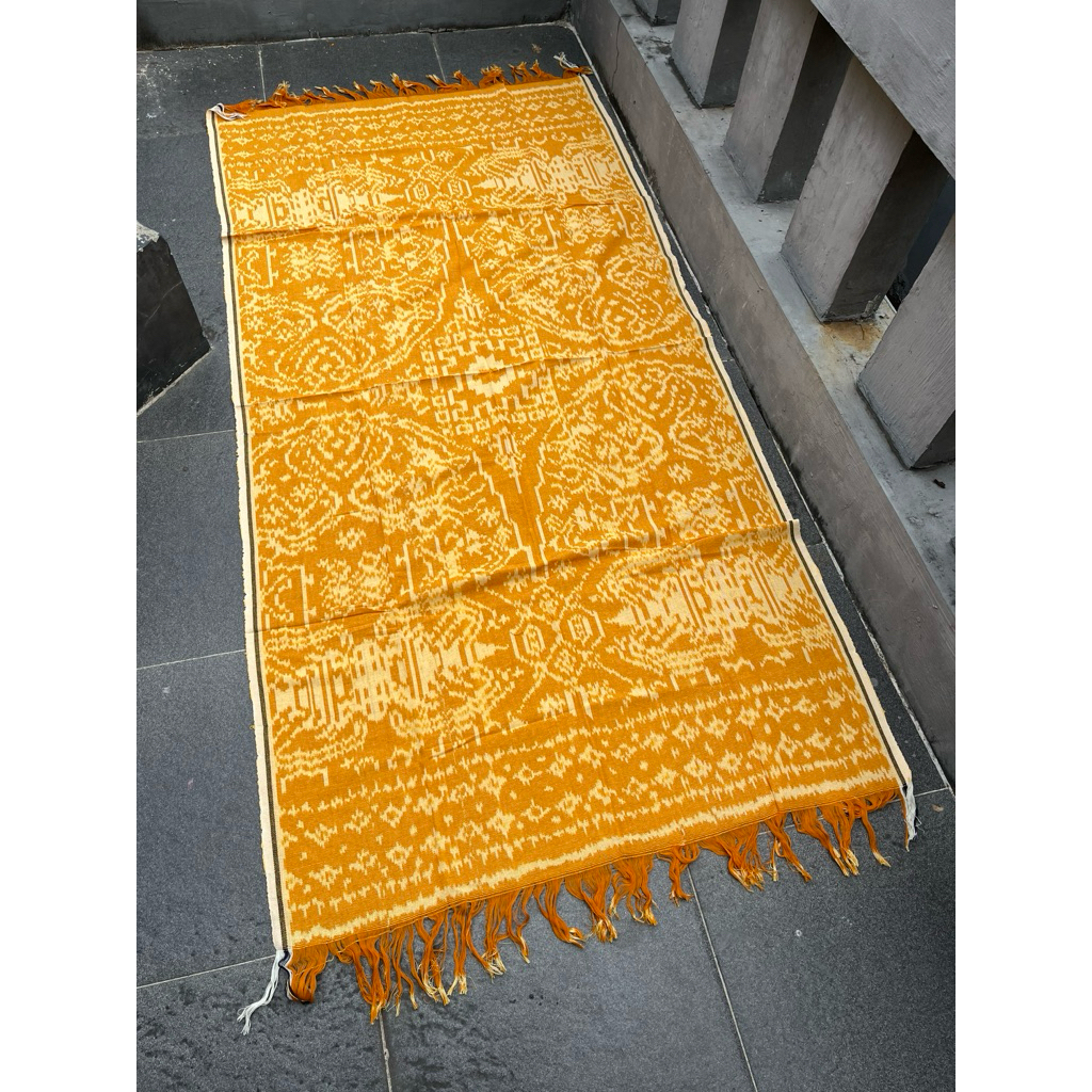 Saput blengket kuning