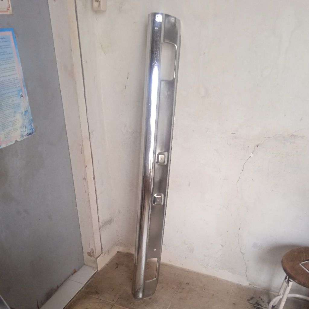 ( bisa COD ) bumper depan Toyota Corona (RT132) 1978-1982. barang original.