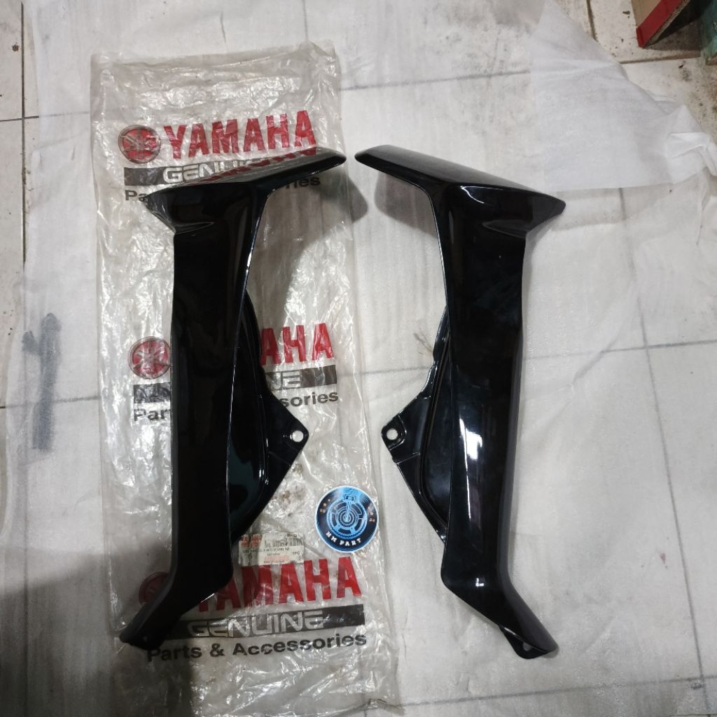 Sayap luar fiz R hitam original