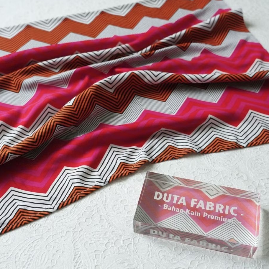 Kain Wolfis / Woolpeach Motif Chevron Zig-Zag Warna Cerah Merah Fanta (Harga Per 0,5)3R