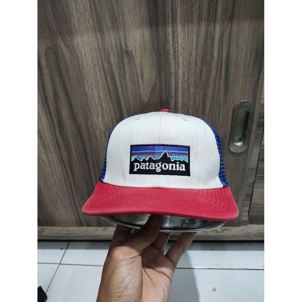 Patagonia topi jaring lost tag