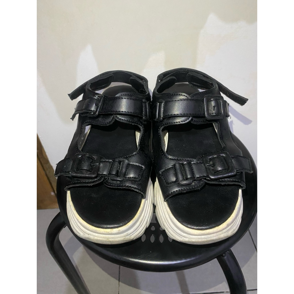 Sandal PVN Size 40 (no box)