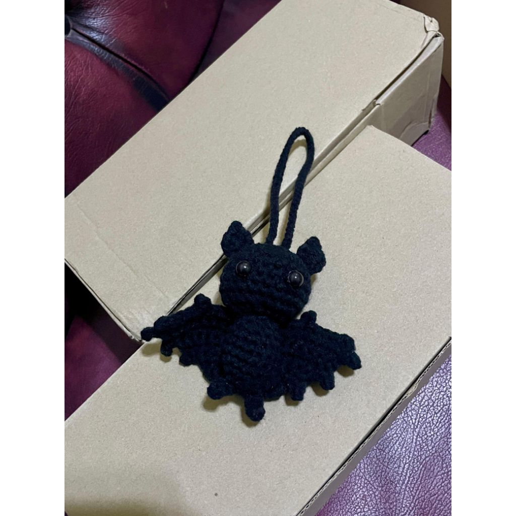 Gantungan Tas Rajut (Kelelawar)