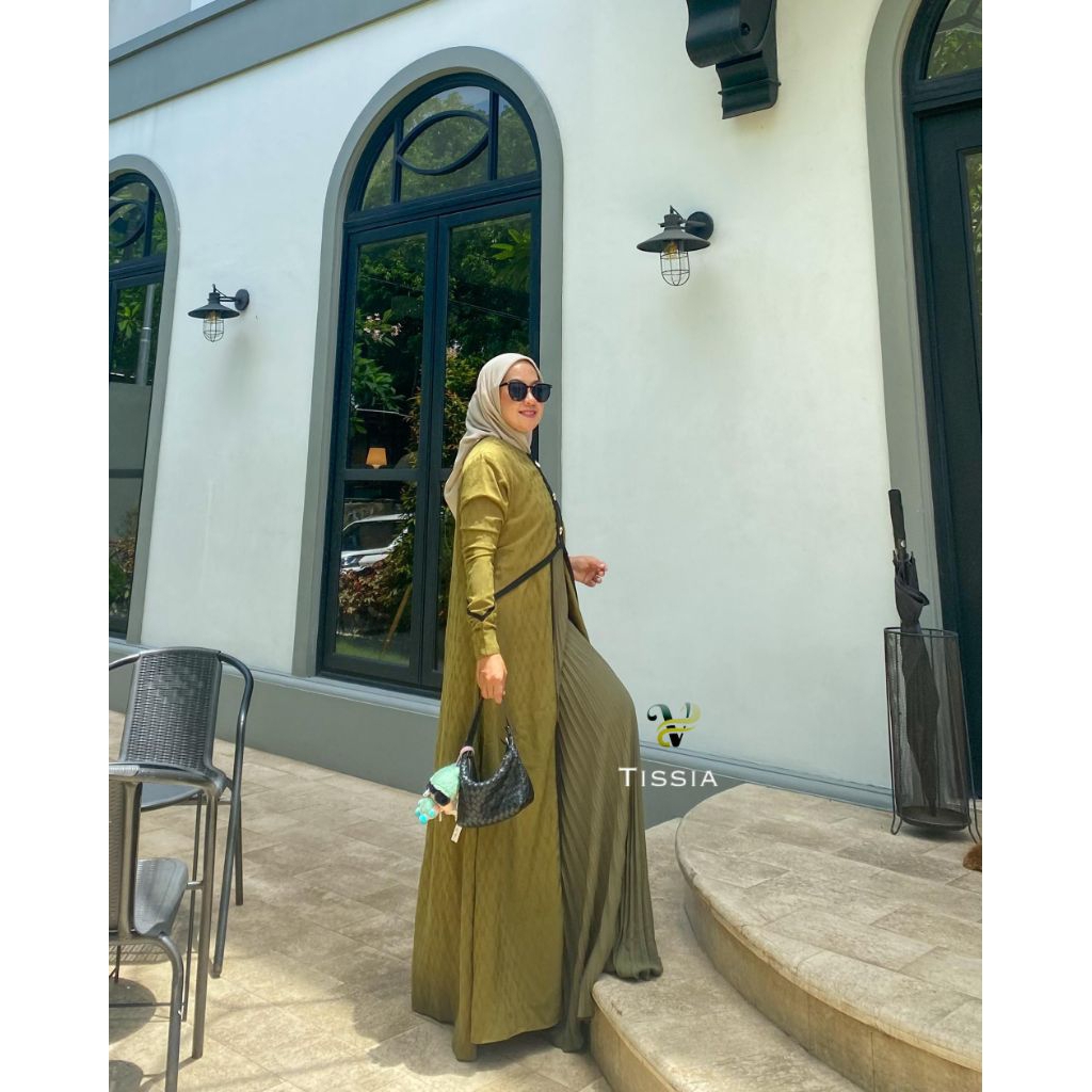 Trissia dress by Irwinov