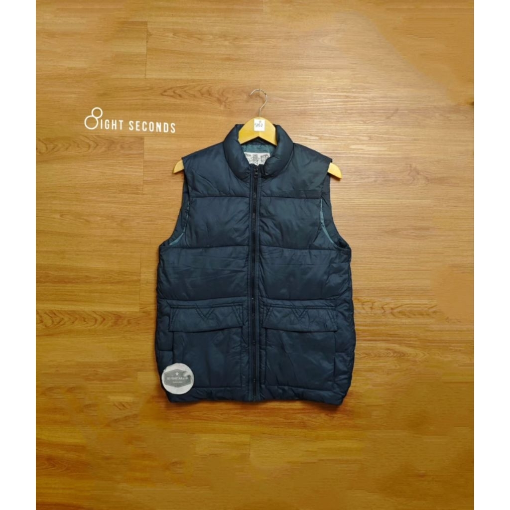 Eight second puffer vest
