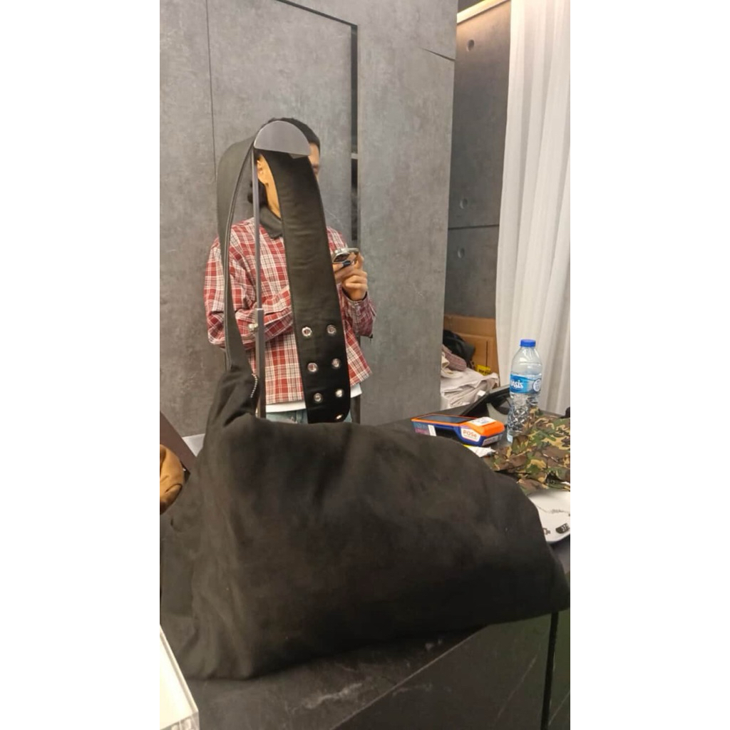 SUEDE BAG / TOPI HOTEL USS