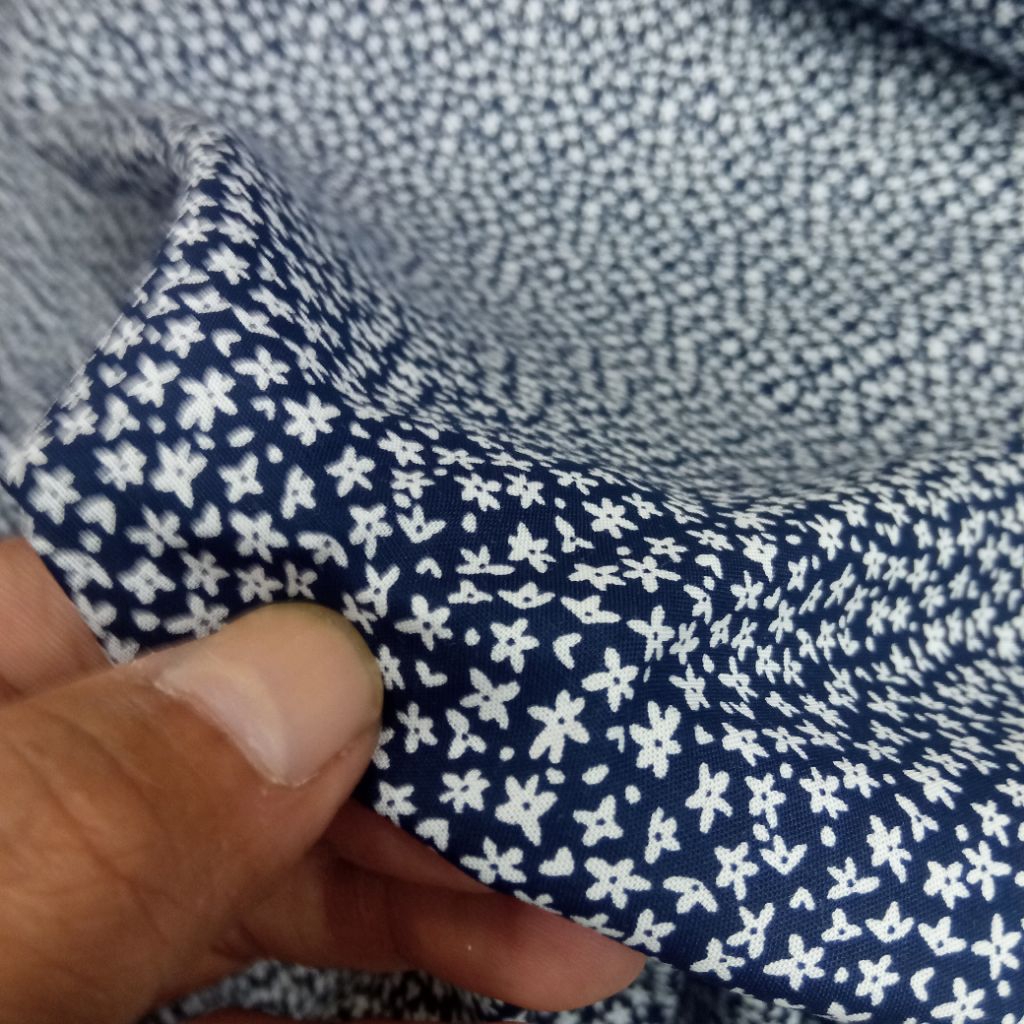 KAIN KATUN POPLINE PREMIUM GARMENT BUNGA KECIL PUTIH