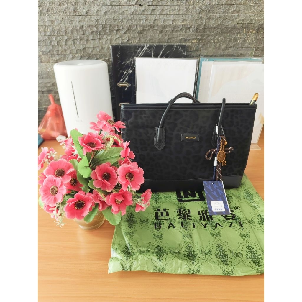 Tote bag hitam leopard