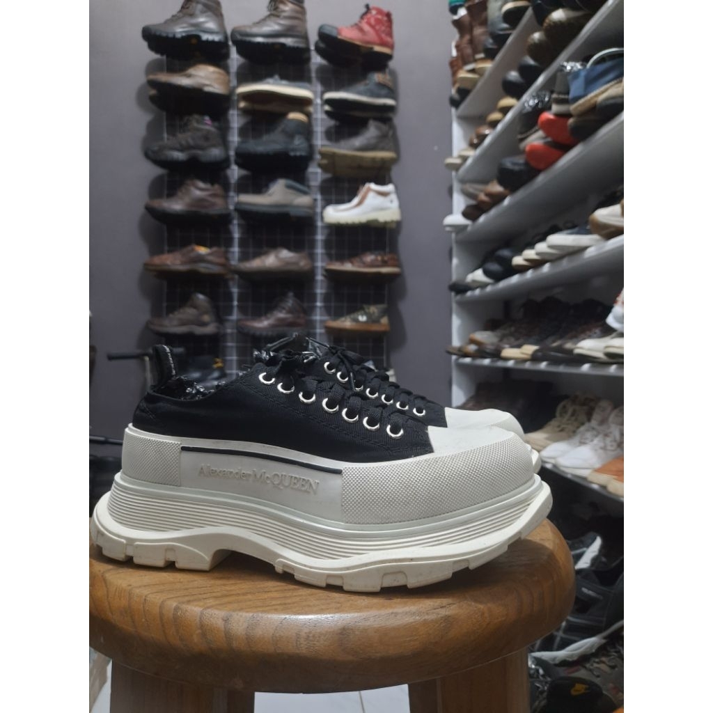 Sepatu sneakers ALEXANDER MCQUEEN kanvas size 41