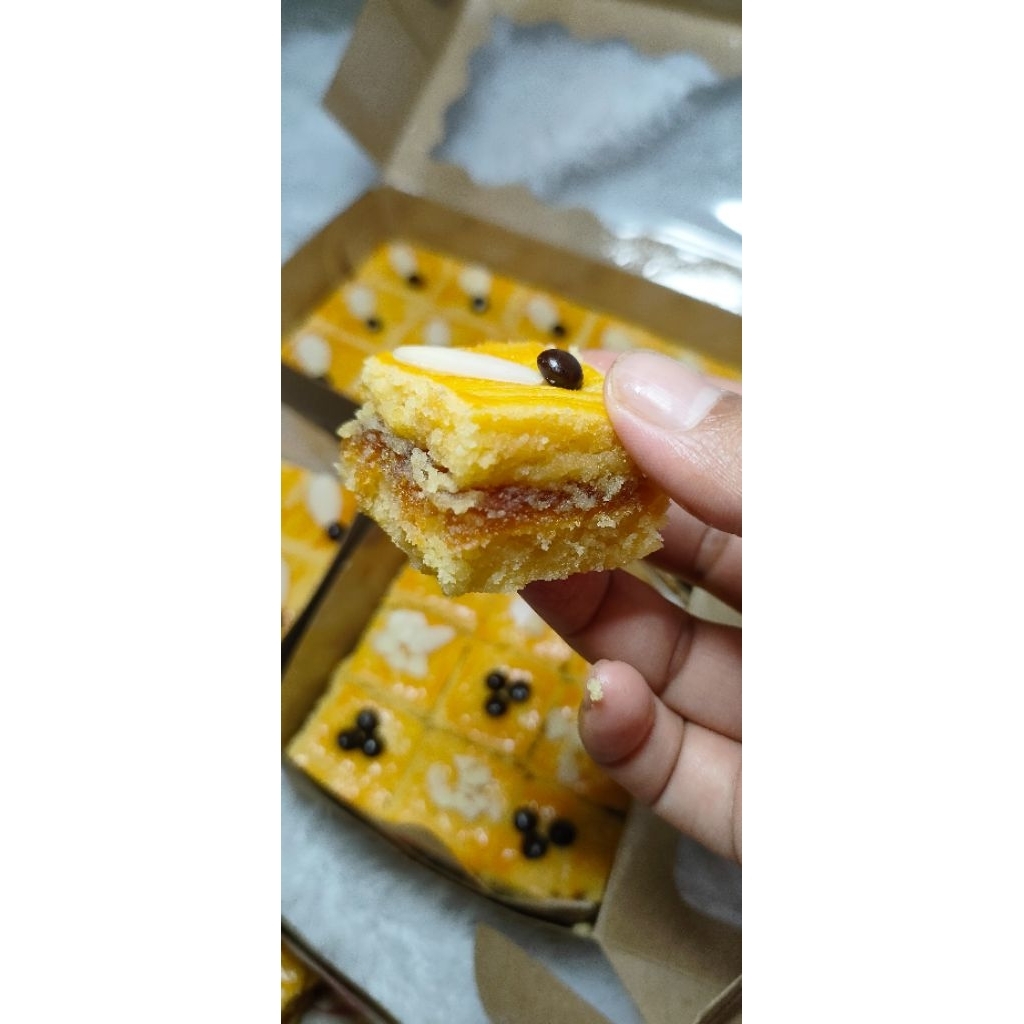 LekkerHollandNanasButtercake