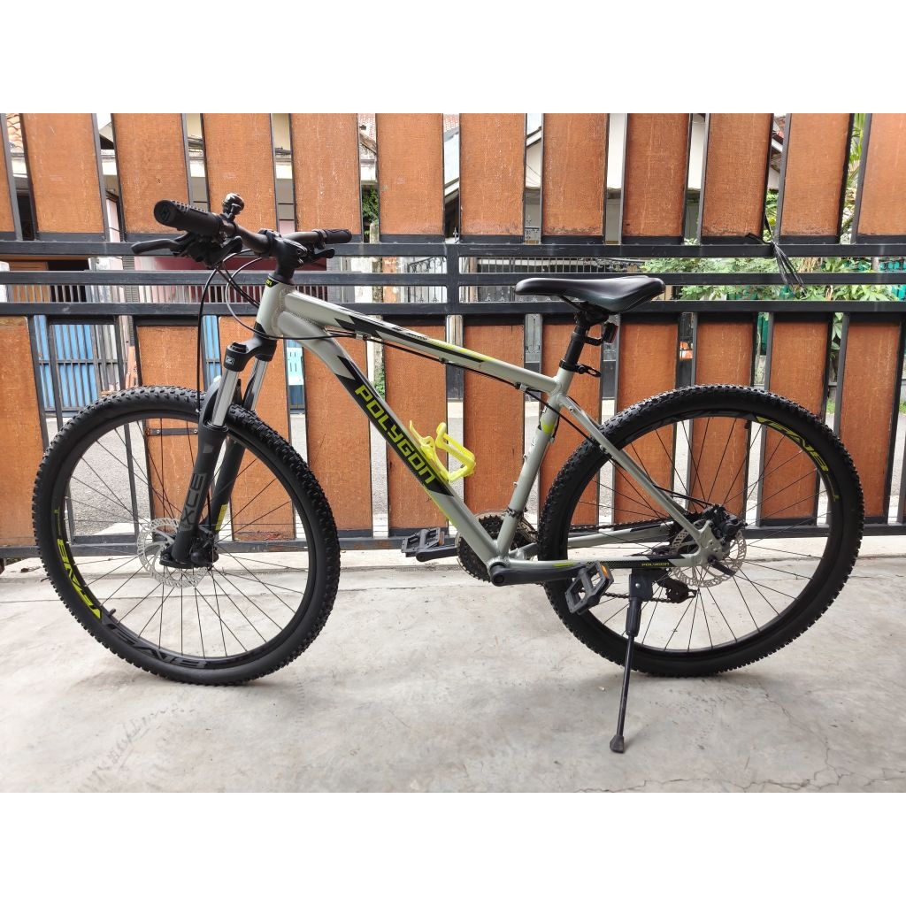 sepeda MTB Polygon cascade 3 2022, 27.5inch. like new