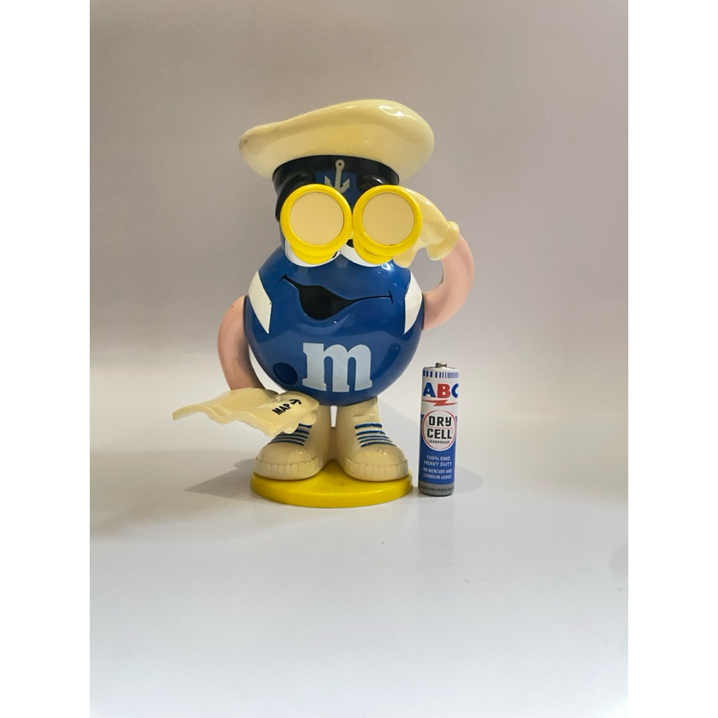 mnm figure