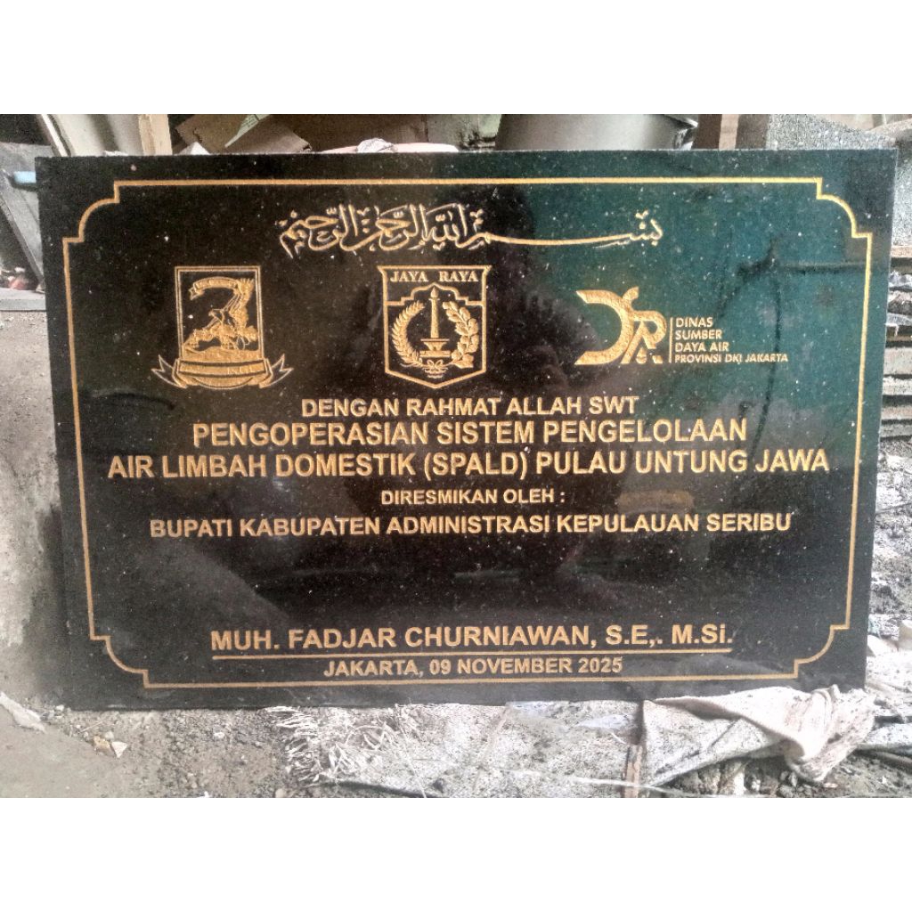 prasasti peresmian 40x60 + packingkayu