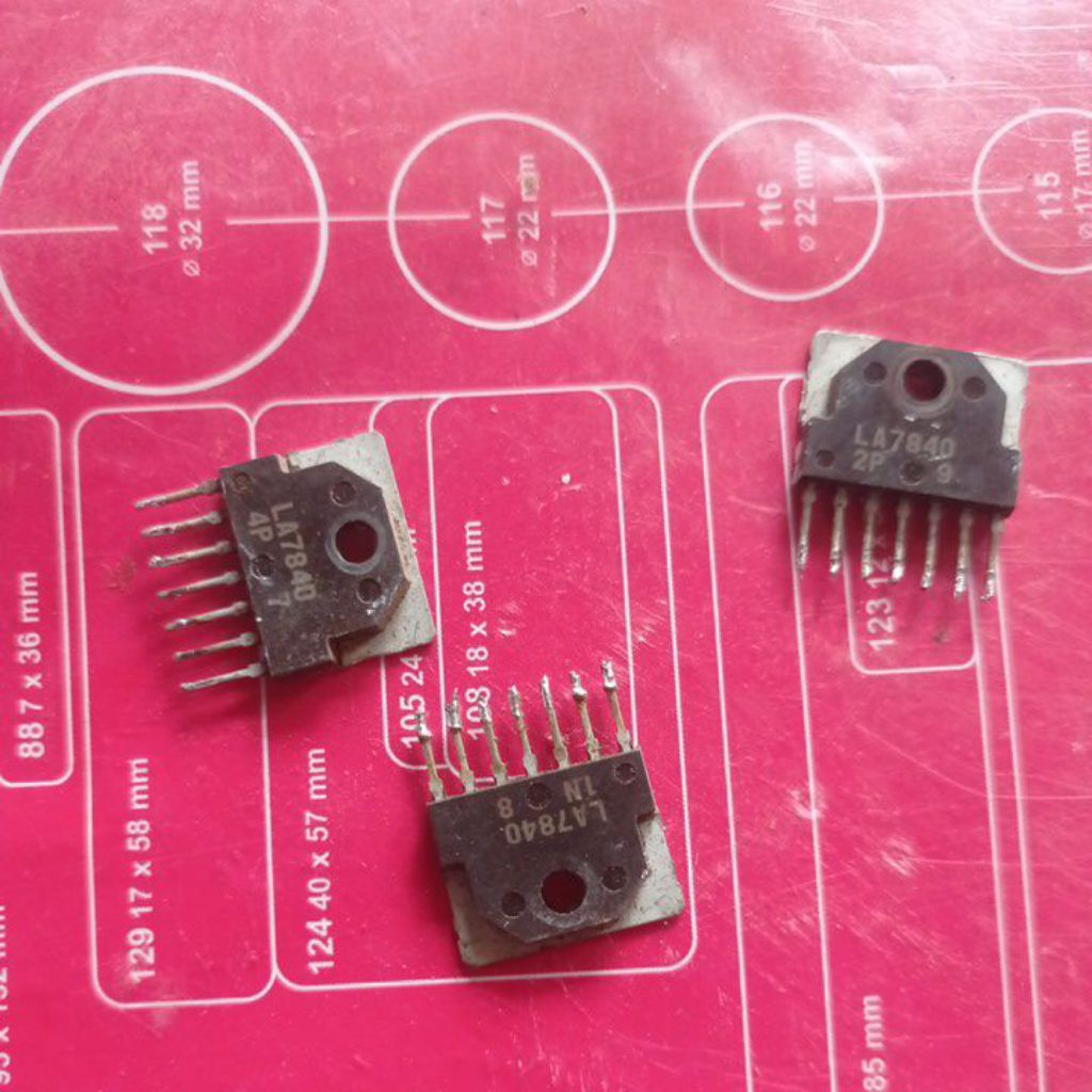 IC vertikal LA7840 ORIGINAL CABUTAN